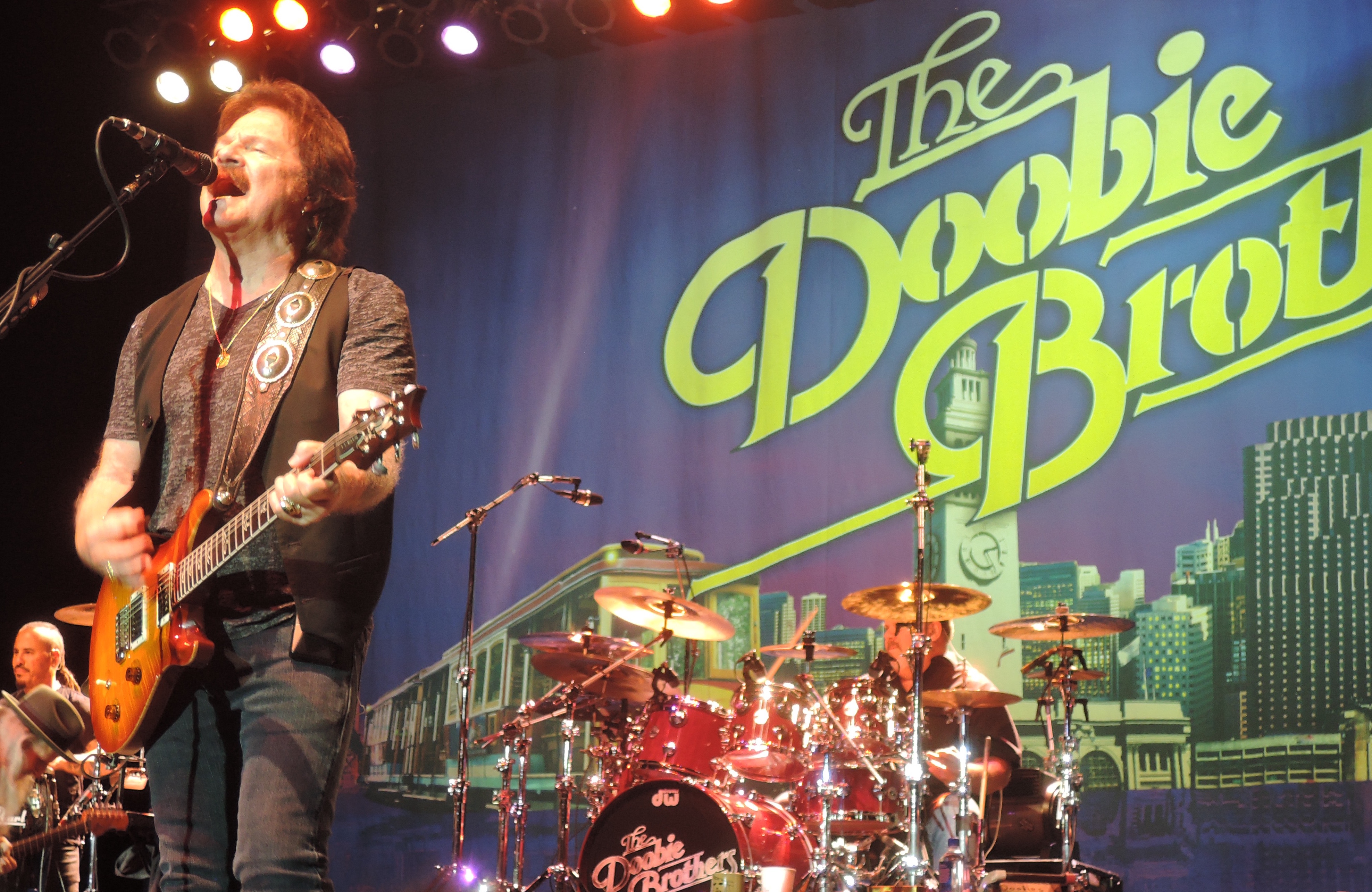 The Hooters and The Doobie Brothers: Rushing the stage at any age - The  Vinyl Dialogues Blog