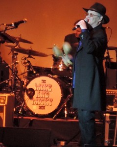 Mickey Dolenz belts out a tune at "The Mike and Micky Show" March 6, 2019, at the Keswick Theatre in Glenside, PA. (Photo by Mike Morsch)